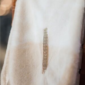 Adrianna Pappel white faux fur shawl OS